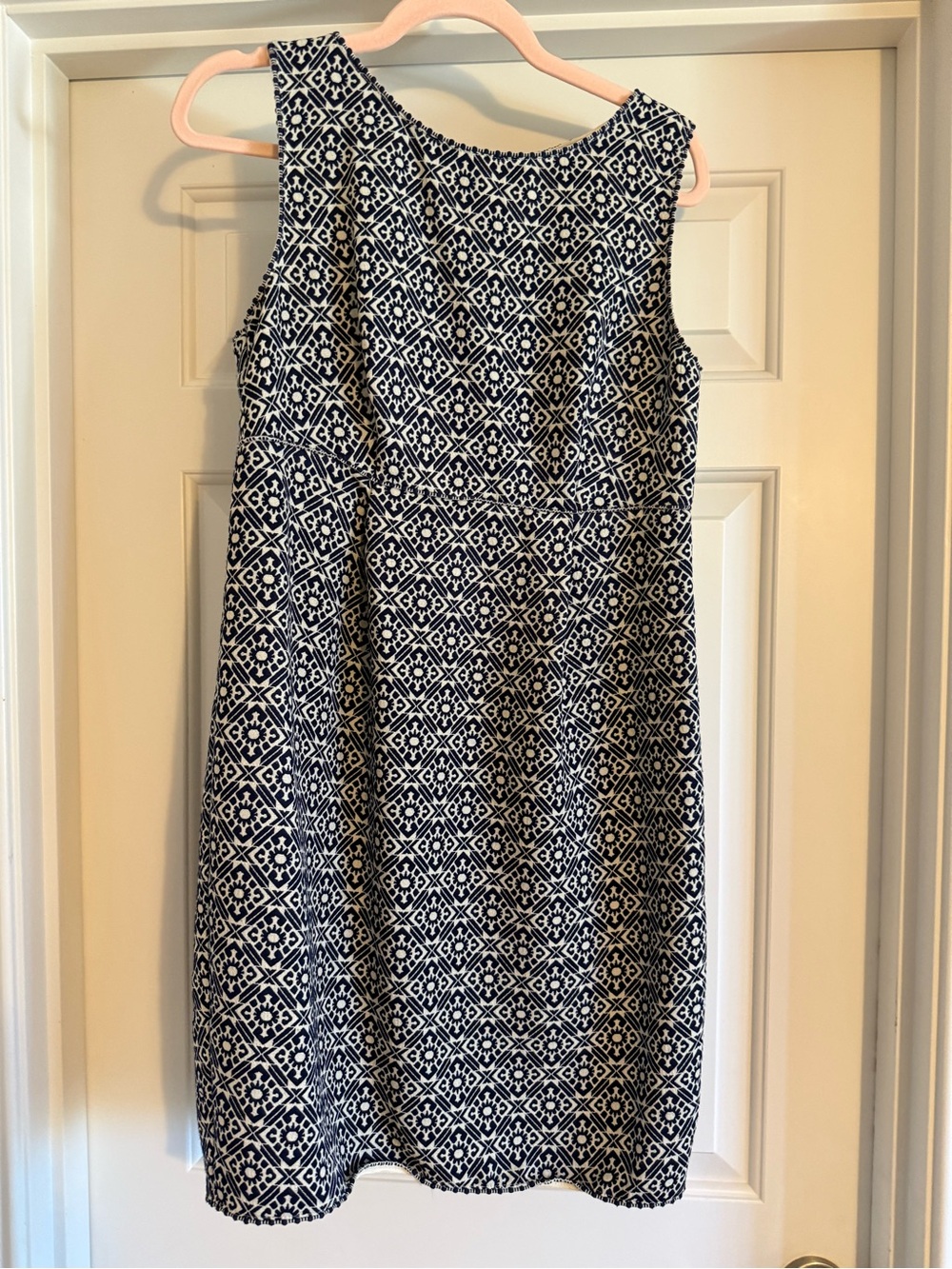 Max Studio Navy and White Geometric Sleeveless Shift Dress